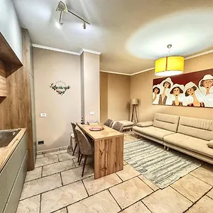 Apartment Amos Center, Tirana